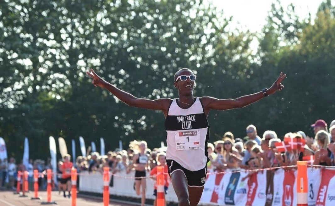 Svenska rekordinnehavaren på maraton, Mustafa Mohamed, ny ambassadör för Bookman